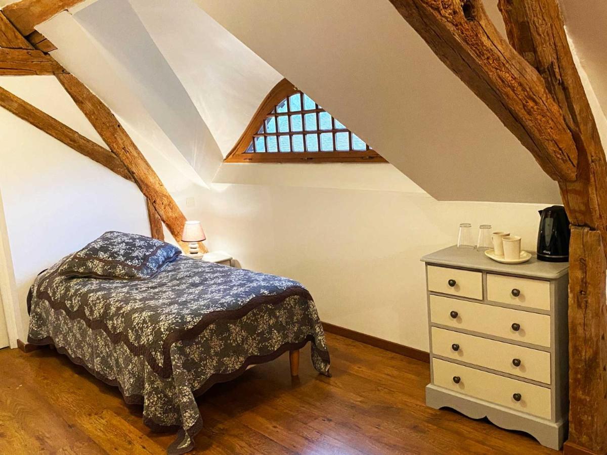 Le Moulin De Pasnel Panzió Monteaux Kültér fotó