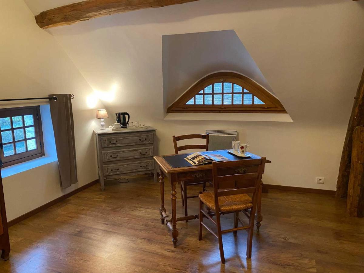Le Moulin De Pasnel Panzió Monteaux Kültér fotó
