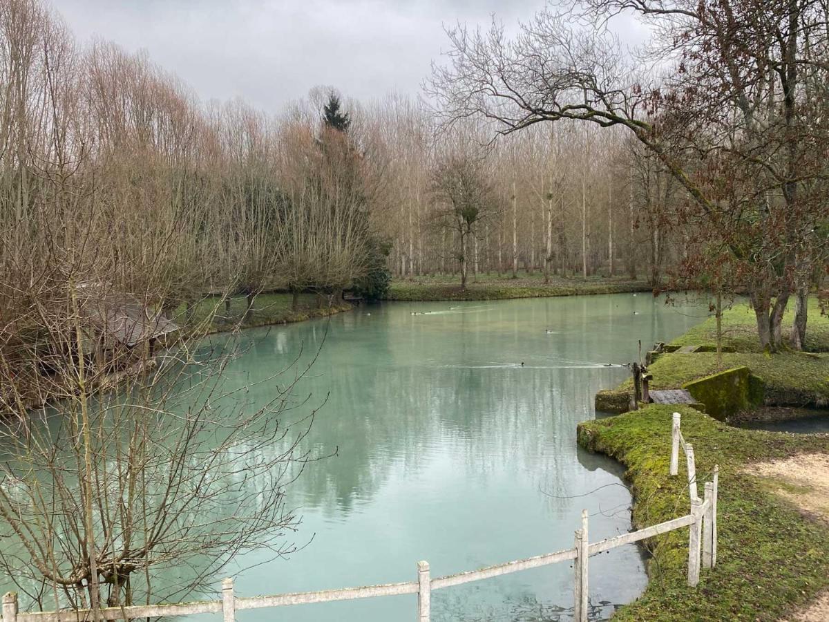 Le Moulin De Pasnel Panzió Monteaux Kültér fotó