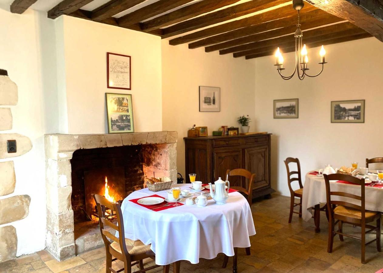 Le Moulin De Pasnel Panzió Monteaux Kültér fotó